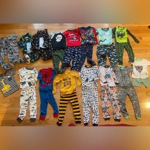 Size 4T pajama sets